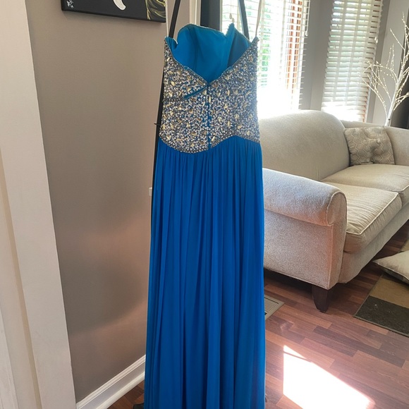 prom dress - Picture 2 of 4